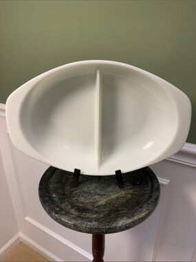 Vintage Pyrex 1.5 quart divided white milk glass serving dish